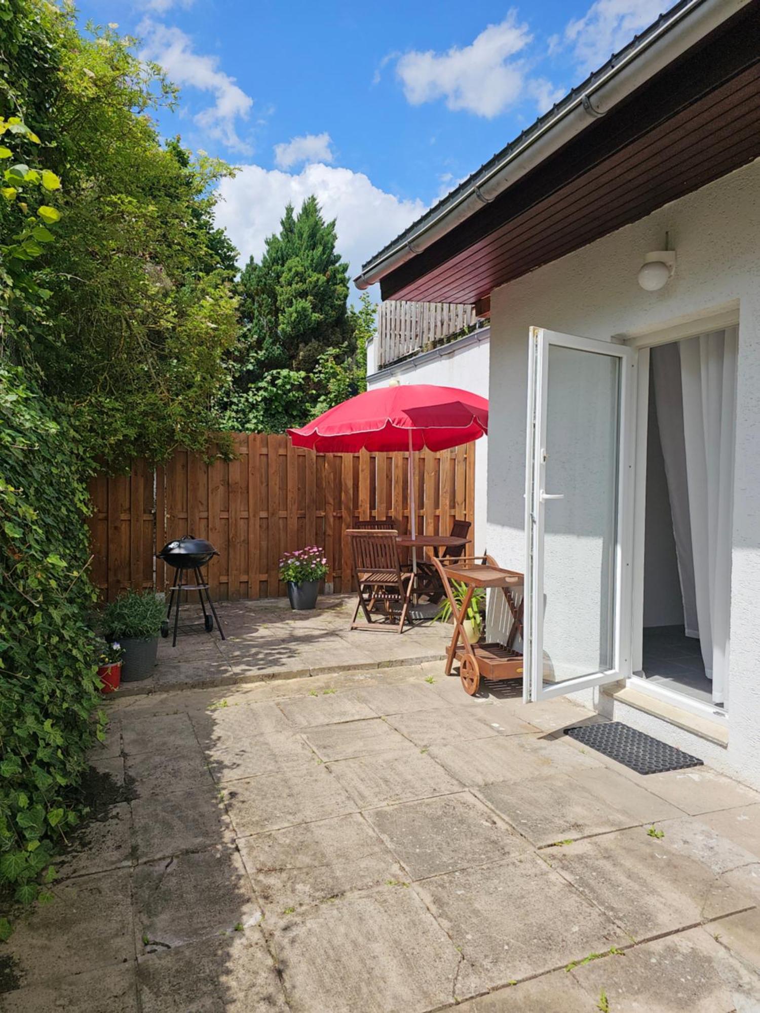Warburg, Fewo "Sweet Home" 2,5 Zi- Eg-Separater Eingang - Parkplatz - Terasse- Komfortabel,Renoviert Exterior photo