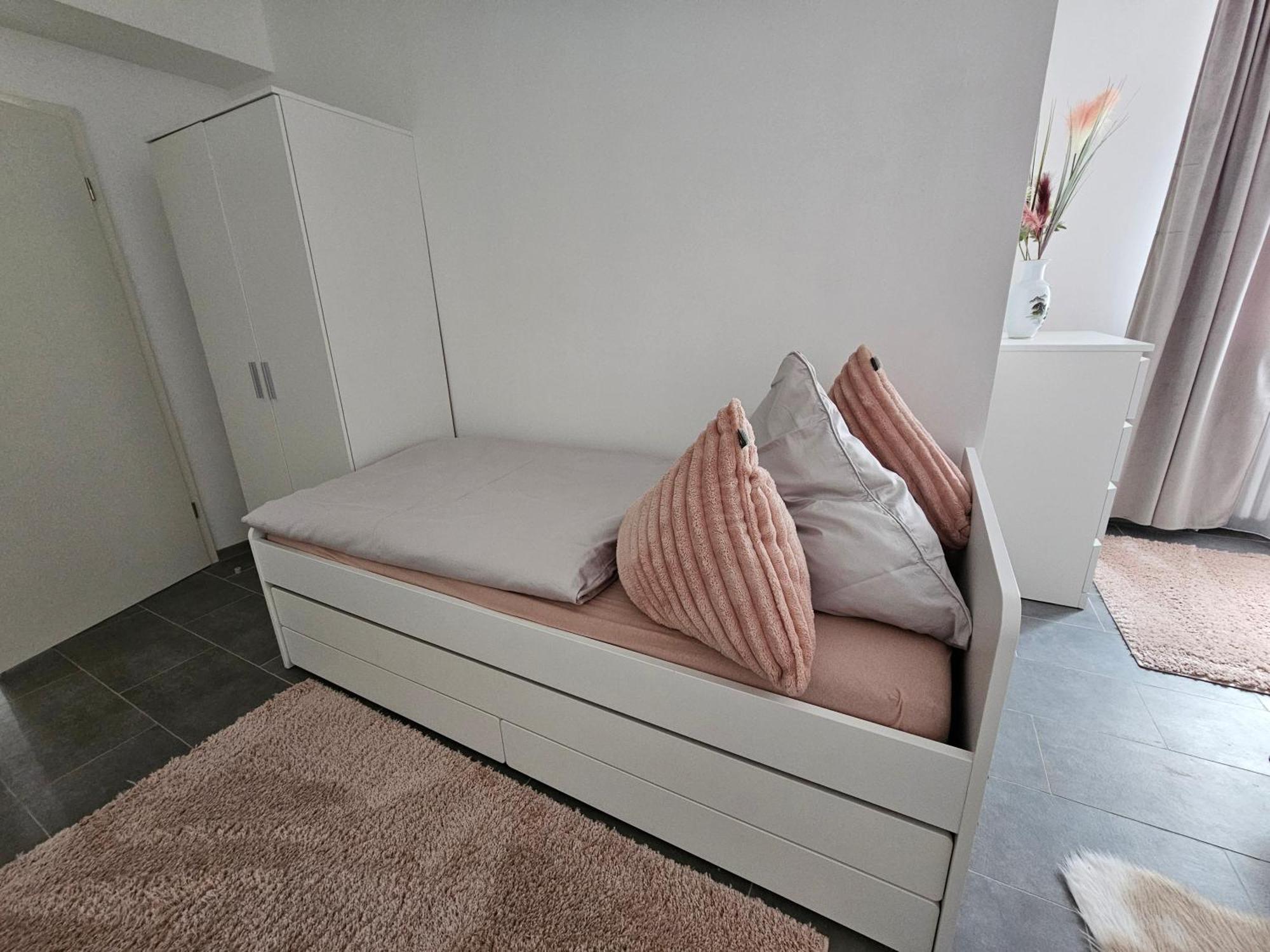 Warburg, Fewo "Sweet Home" 2,5 Zi- Eg-Separater Eingang - Parkplatz - Terasse- Komfortabel,Renoviert Exterior photo